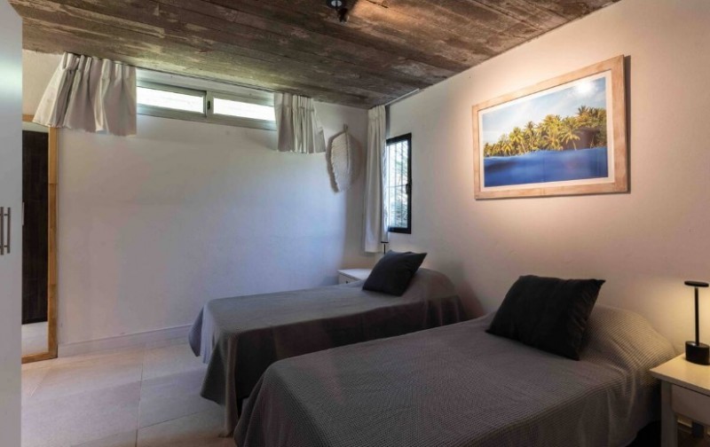 Linda casa de estilo colonial en altos de La Barra
